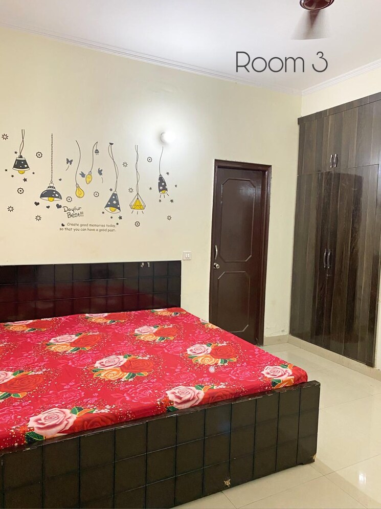 Bedroom, sector 52 3 Bedroom 1650 Sq.Ft. Builder Floor In Sector 52 Gurgaon 8158988