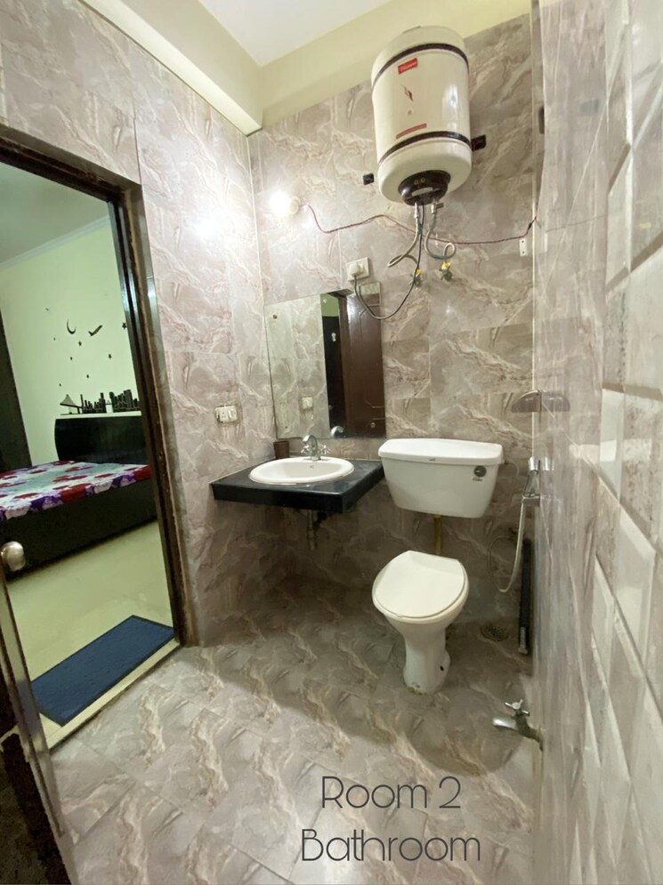 Bathroom, sector 52 3 Bedroom 1650 Sq.Ft. Builder Floor In Sector 52 Gurgaon 8158988