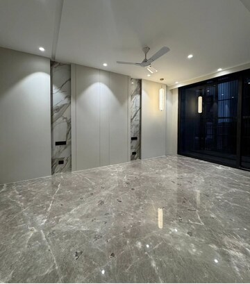 Room in 2 BHK Builder Floor at Sector 5 – for Rent