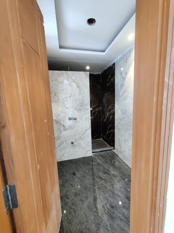 Bedroom in 2 BHK Apartment at Churchgate – for Sale