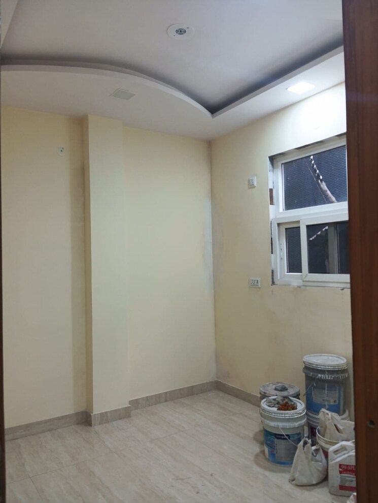 Room, rohini sector 25 2 Bedroom 28 Sq.Mt. Builder Floor In Rohini Sector 25 Delhi 8159029