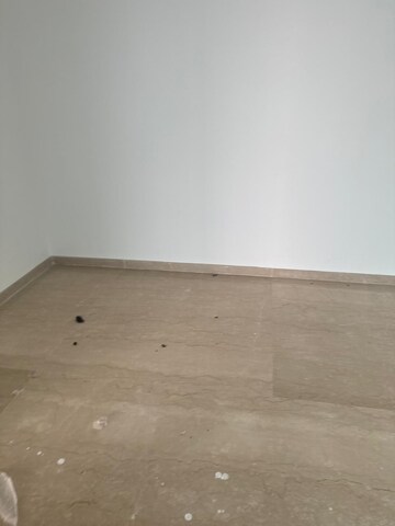 Room in 2 BHK Apartment at Marathon Monte South, Byculla West – for Rent