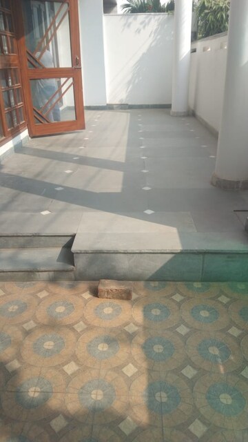 2 BHK Villa For Rent in Wazirganj Lucknow  8159139