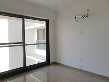 Room in 3 BHK Apartment at The Park Residency Andheri, Andheri West – for Rent