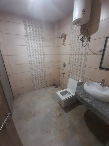 Bathroom in Studio Builder Floor at DLF City Phase III, Sector 24 – for Rent