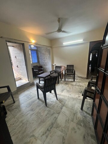 Living Room in 1 BHK Apartment at Santacruz West – for Rent