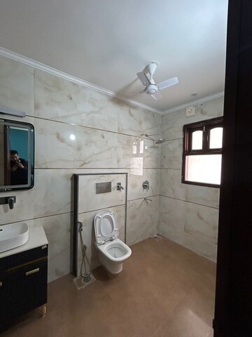 Kitchen in 2 BHK Builder Floor at DLF Star Mall, Sector 30 – for Rent