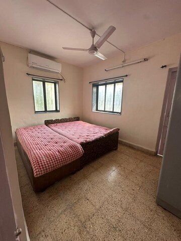 Bedroom in 1 BHK Apartment at Bandra West – for Rent