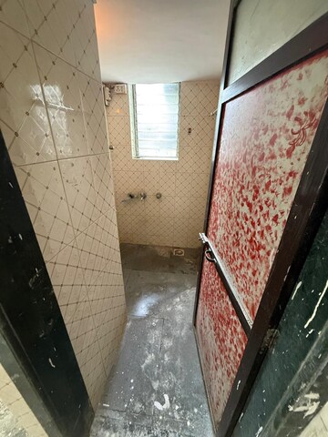 Bathroom in 1 BHK Apartment at Anand Park Thane West, Panchsheel Nagar – for Rent