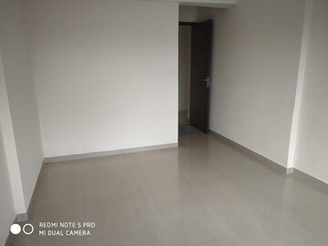 Room in 2 BHK Apartment at Santacruz West – for Rent