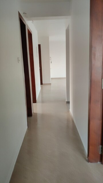 Room in 3 BHK Apartment at Khar West – for Rent