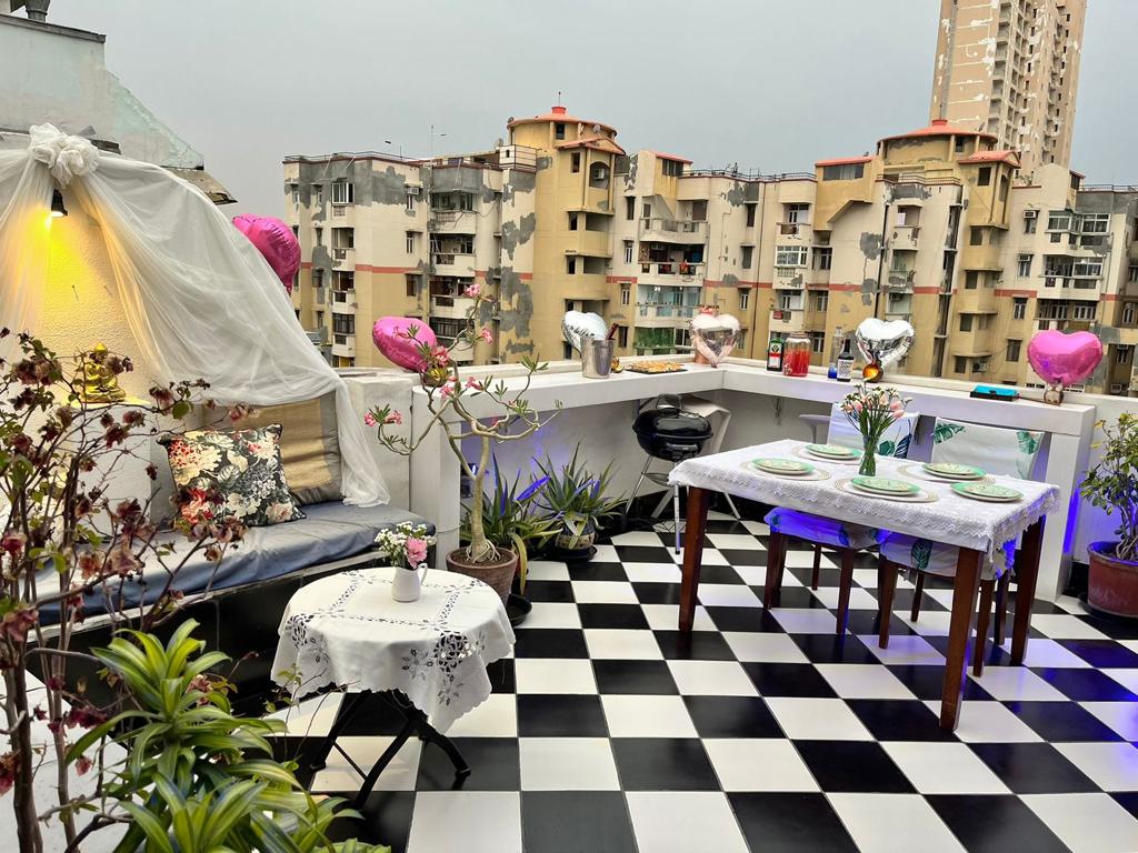 3 BHK + Study Room Apartment For Sale in Mahagun Manor