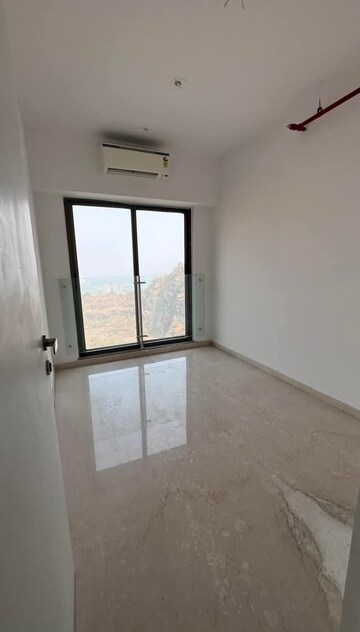 Room in 2 BHK Apartment at Kanakia Silicon Valley, Powai – for Rent