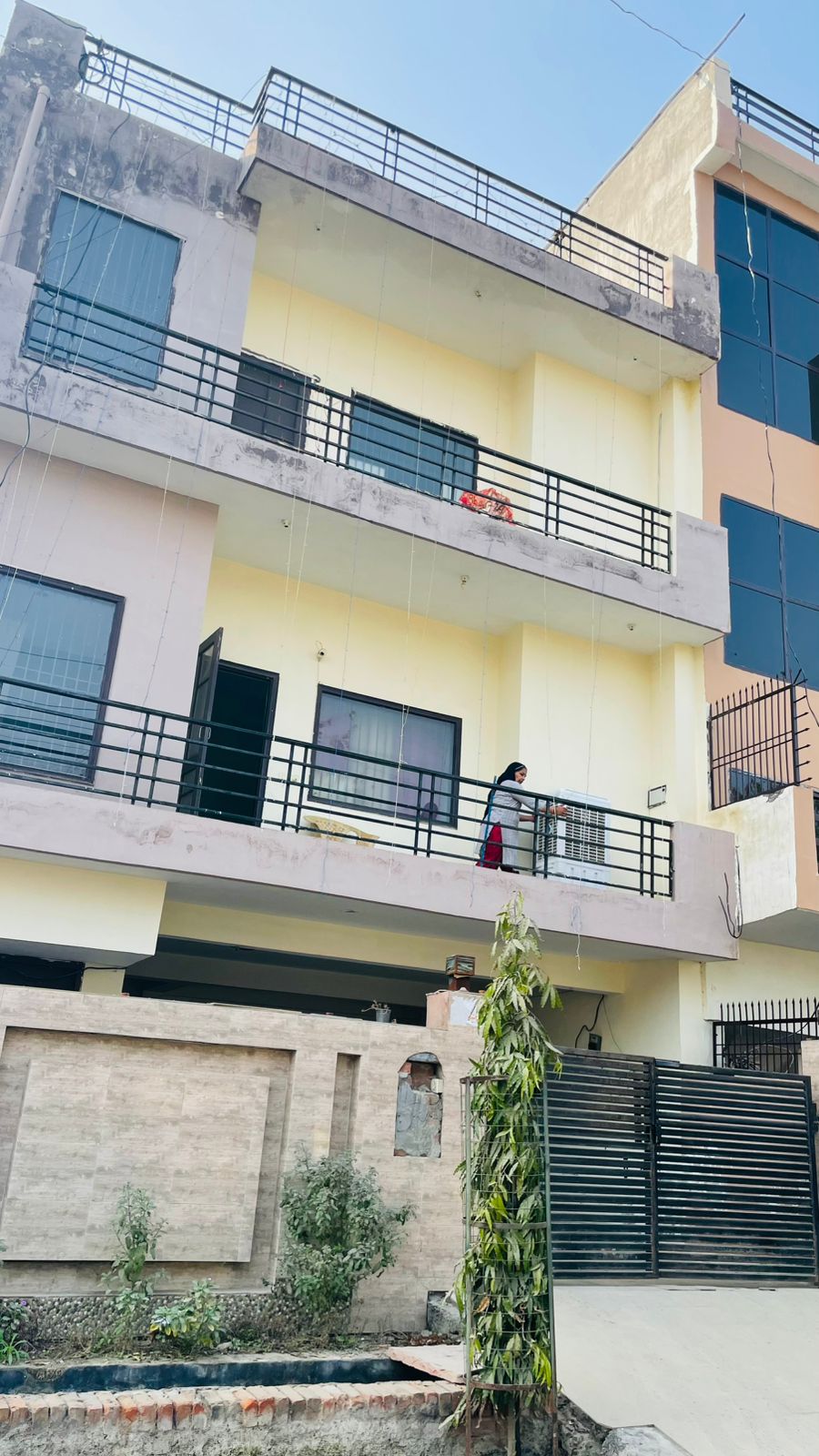 4 BHK + Pooja Room 123 Sq.Mt. Independent House in RWA Apartments Sector 45