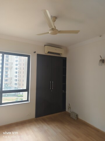3 BHK Apartment For Rent in Unitech Fresco, Sector 50