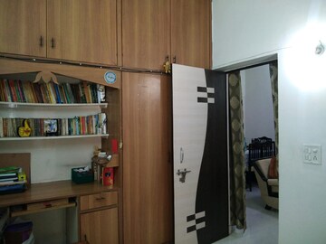 Furnished Amenities in 3 BHK Apartment at Paschim Vihar – for Rent