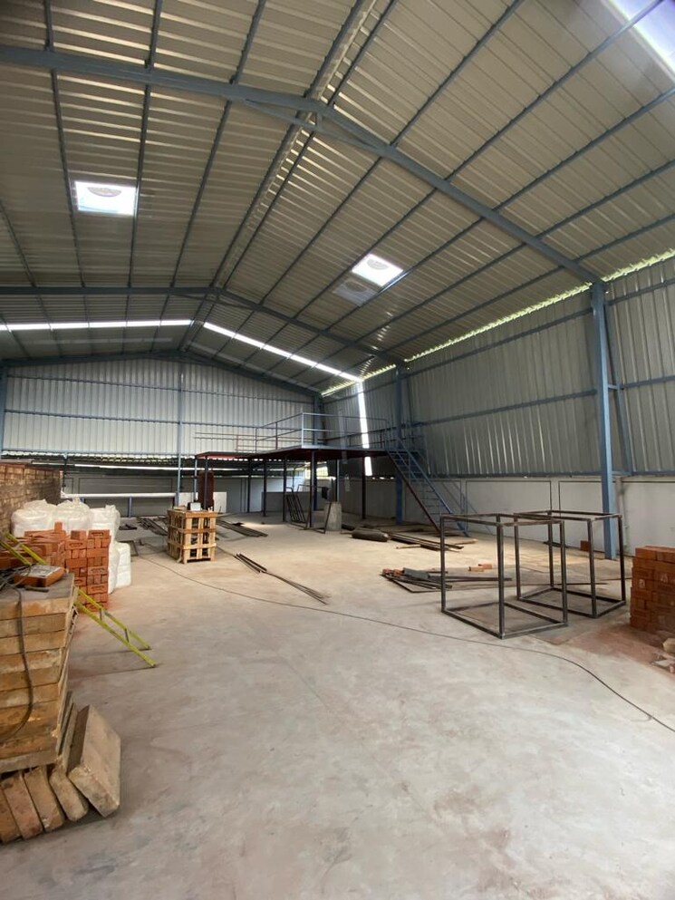  Parking, manjusar Commercial Warehouse 8000 Sq.Yd. In Manjusar Vadodara 8159348