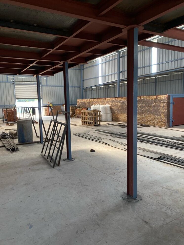  Parking, manjusar Commercial Warehouse 8000 Sq.Yd. In Manjusar Vadodara 8159348