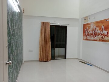 Room in 3 BHK Apartment at Karelibaug – for Rent