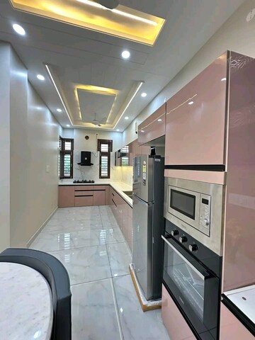 Kitchen in 2 BHK Builder Floor at Royal Towers Noida, Sector 61 – for Rent