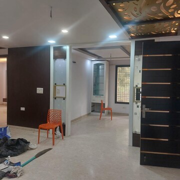 Living Room in 3.5 BHK Builder Floor at Paschim Vihar – for Rent
