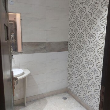 Bathroom in 3.5 BHK Builder Floor at Paschim Vihar – for Rent