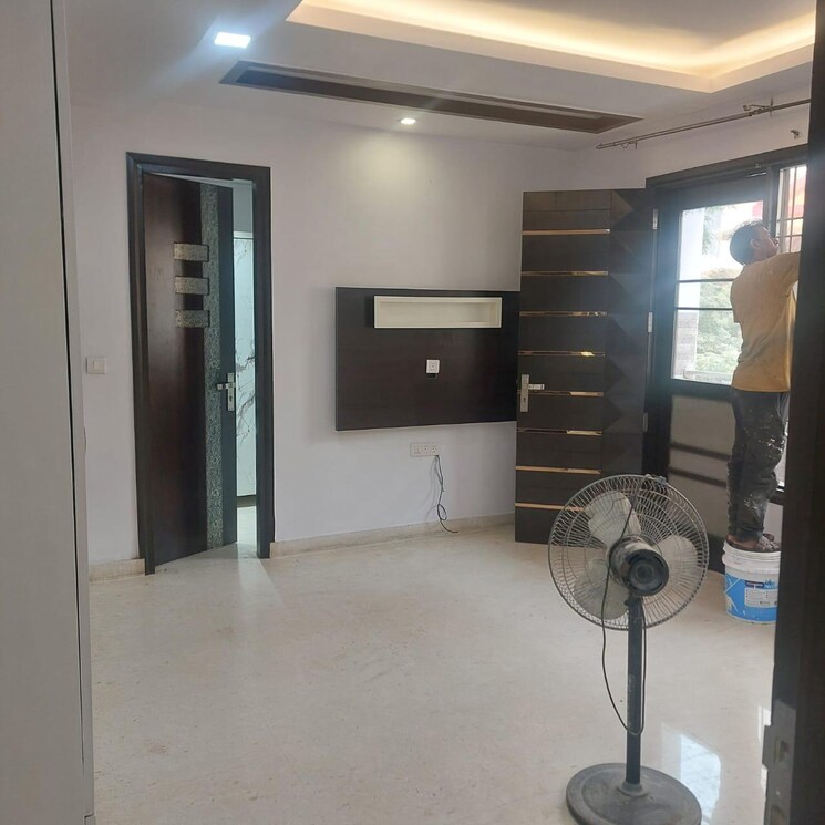 Room, paschim vihar 3.5 Bedroom 200 Sq.Ft. Builder Floor In Paschim Vihar Delhi 8159417