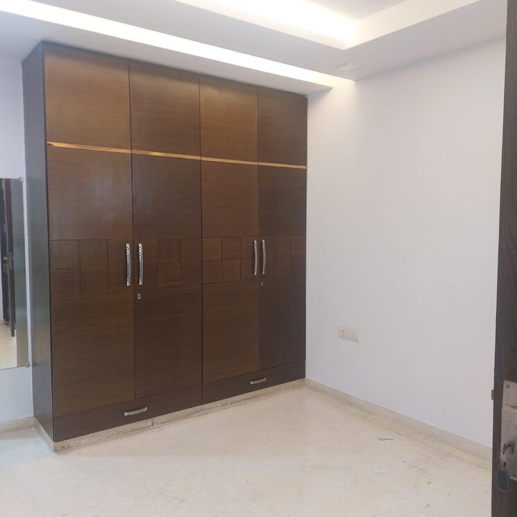 Room, paschim vihar 3.5 Bedroom 200 Sq.Ft. Builder Floor In Paschim Vihar Delhi 8159417