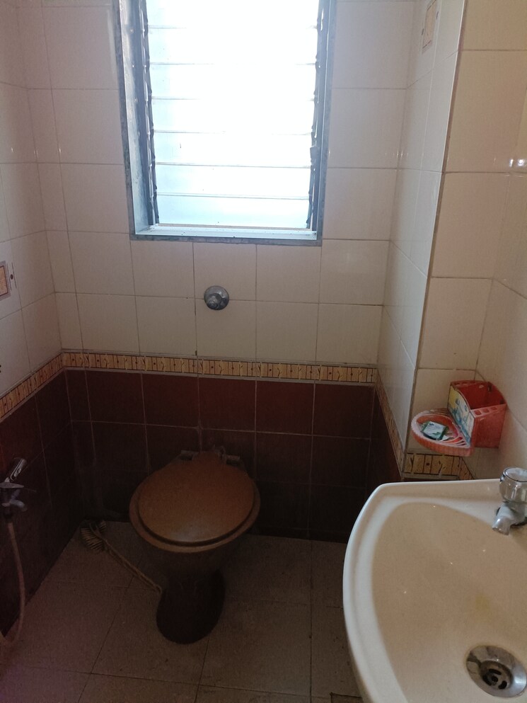 Bathroom, prakruti-park 2 Bedroom 662 Sq.Ft. Apartment In Brahmand Thane 8159463