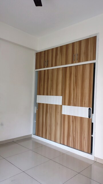 Furnished Amenities in 2.5 BHK Apartment at Gulshan Bellina, Sector 16 Greater Noida – for Rent