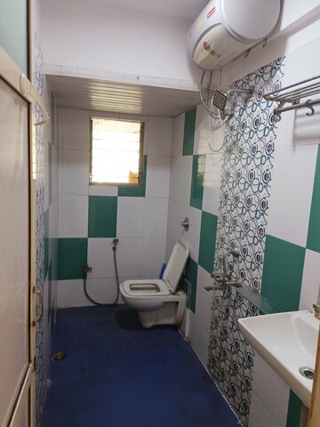 Bathroom in 2 BHK Apartment at Eden Woods complex, Manpada – for Sale