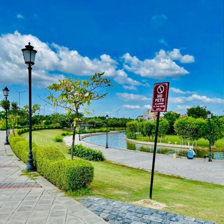 Garden, gaur-yamuna-city-2nd-park-view  104 Sq.Yd. Plot In Gaur Yamuna City Greater Noida 8159535