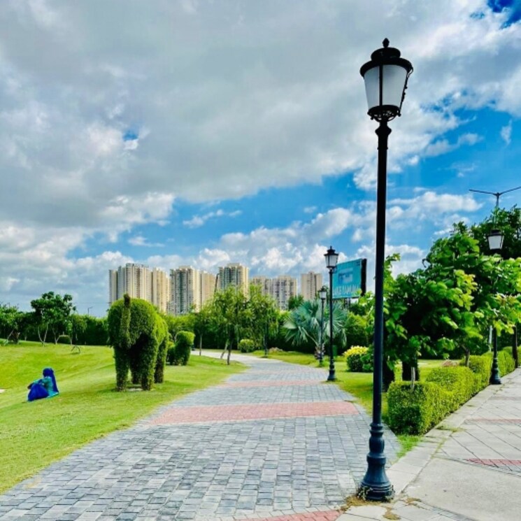 Garden, gaur-yamuna-city-2nd-park-view  104 Sq.Yd. Plot In Gaur Yamuna City Greater Noida 8159535
