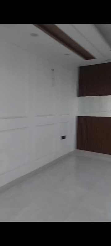 Room in 3 BHK Builder Floor at Gyan Khand – for Sale