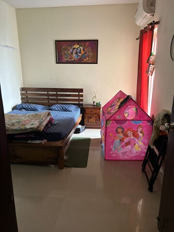 Bedroom in 2 BHK Apartment at Spaze Privy, Sector 72 – for Rent
