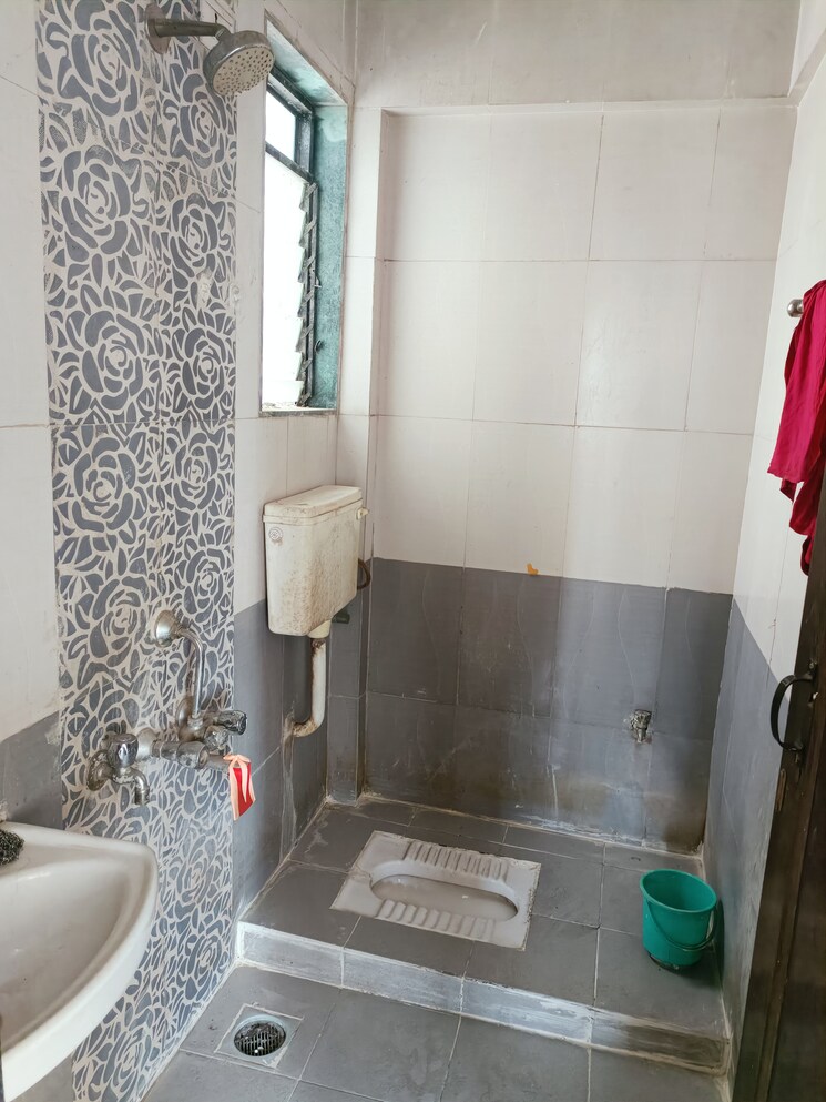 Bathroom, vihang-valley-phase1 2 Bedroom 540 Sq.Ft. Apartment In Kasarvadavali Thane 8159569