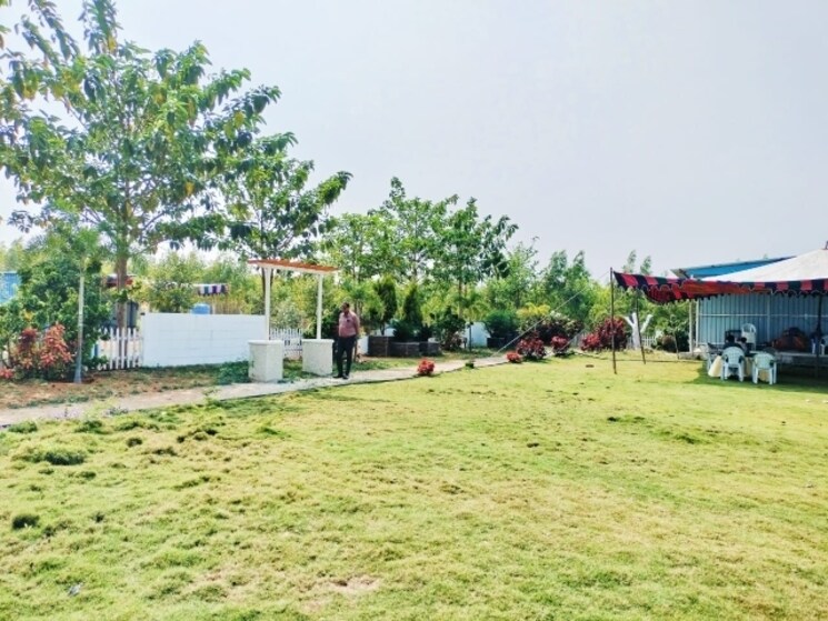 Garden, himayat nagar  300 Sq.Yd. Plot In Himayat Nagar Hyderabad 8159662
