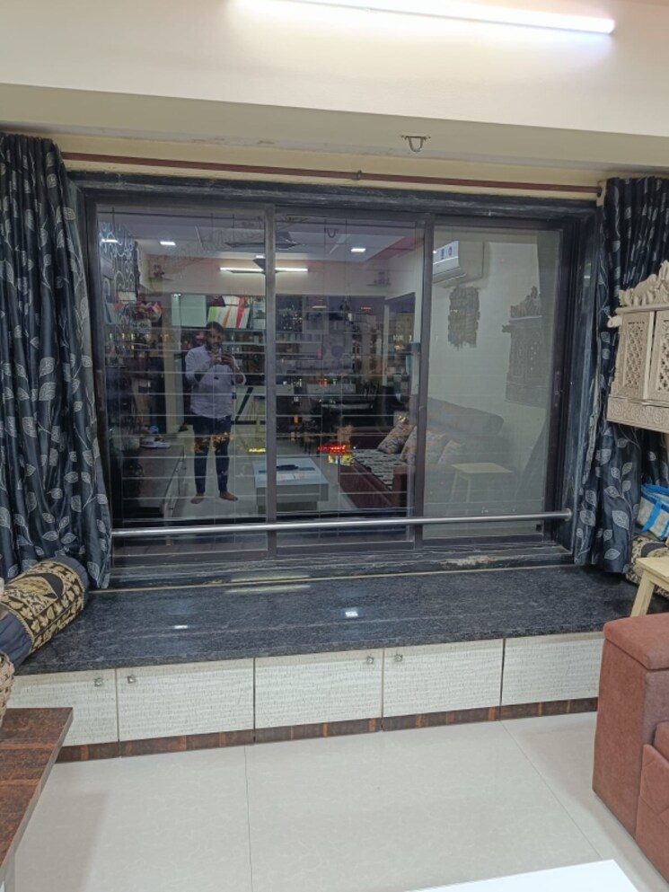  Parking, oberoi-springs 5 Bedroom 2500 Sq.Ft. Apartment In Andheri West Mumbai 8159672