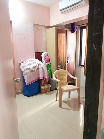 Bedroom in 1 BHK Apartment at Kurla East – for Rent