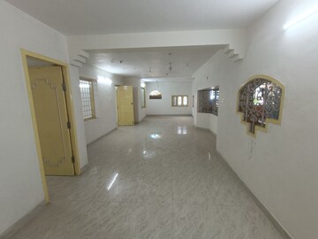 Parking in  Showroom at Nanganallur – for Rent
