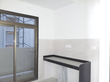 Room in 4 BHK Apartment at Kanakia Levels, Malad East – for Sale