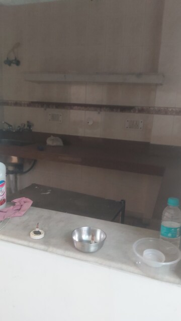 Bathroom in 2.5 BHK Builder Floor at Mayur Vihar – for Rent