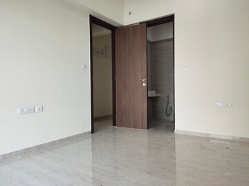 Room in 2 BHK Apartment at Sunteck City Avenue 1, Goregaon West – for Rent