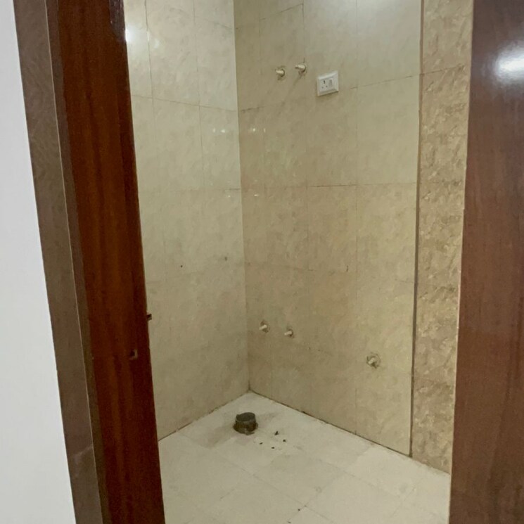 Bathroom, prateek-grand-city 3 Bedroom 693 Sq.Ft. Apartment In Pratap Vihar Ghaziabad 8159860
