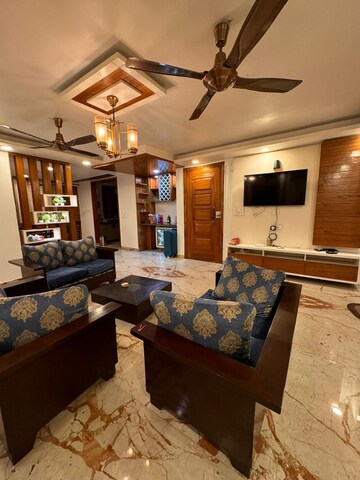 Living Room in 3 BHK Builder Floor at Sector 45 – for Rent