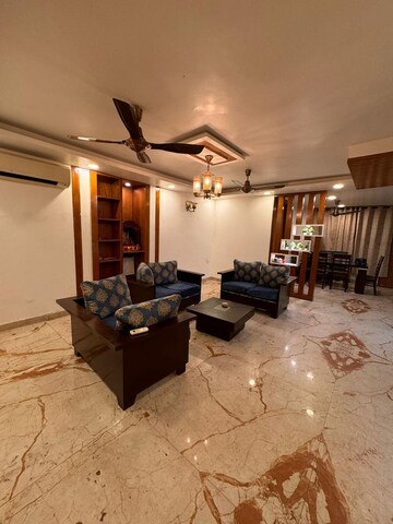 Living Room in 3 BHK Builder Floor at Unitech South City 1, South City 1 – for Rent