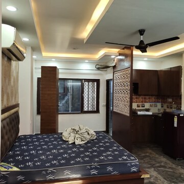 Bedroom in 1 RK Builder Floor at Ansal Sushant Lok I, Sector 43 – for Rent