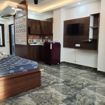 Bedroom in 1 RK Builder Floor at Ansal Sushant Lok I, Sector 43 – for Rent