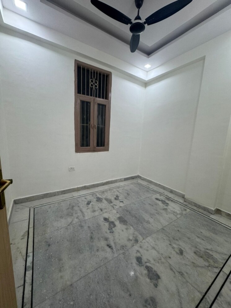 Room, royce-vaishali 3 Bedroom 1350 Sq.Ft. Builder Floor In Vaishali Sector 5 Ghaziabad 8160093