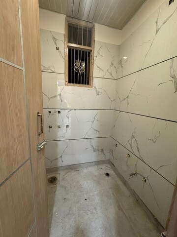 Kitchen in 3 BHK Builder Floor at Royce Vaishali, Vaishali Sector 5 – for Sale